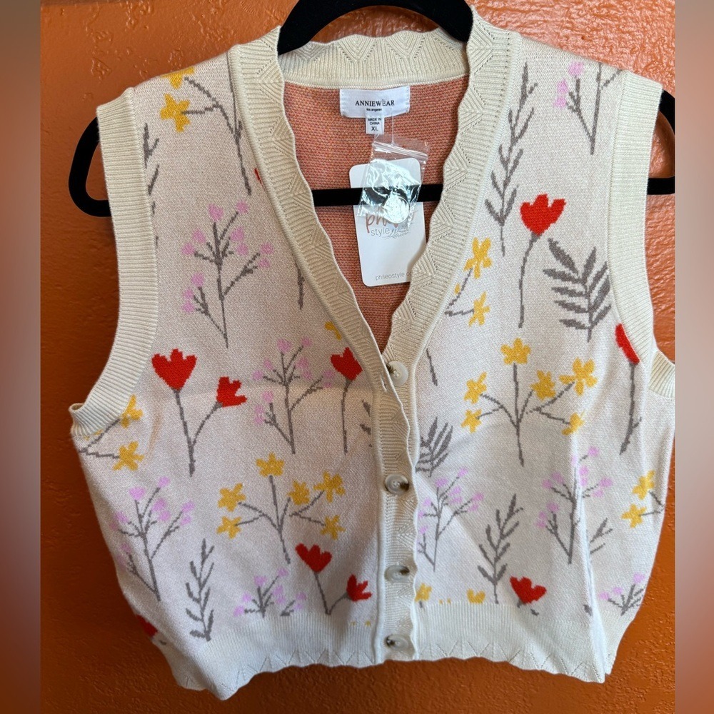 Spring Valentines Sweater Vest NWT! XL - Red tulips! Floral!